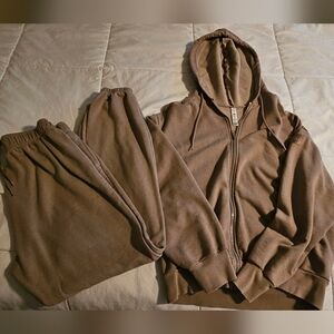 Alo Yoga Accolade Sweatpants And Zip Up Hoodie gravel Set Small